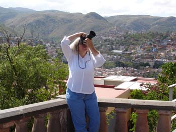GTO_SusanTakingPhoto